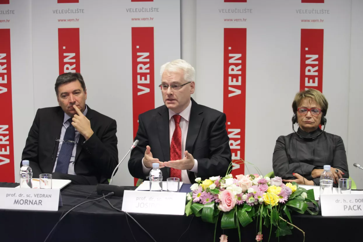 Josipović: Treba vratiti autonomnost sveučilišta i kod plaća profesora