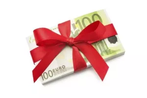 Trećina Europljana vjeruje da je novac neprikladan i nemaran dar