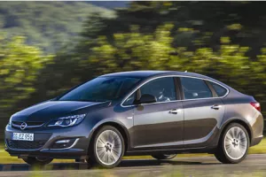 Opel Astra Sedan Drive 1,6  - Klasični prtljažnik dobro se uklopio u novi dizajn