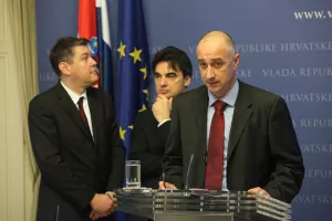 Vrdoljak: Nema odluke o gašenju rafinerije u Sisku