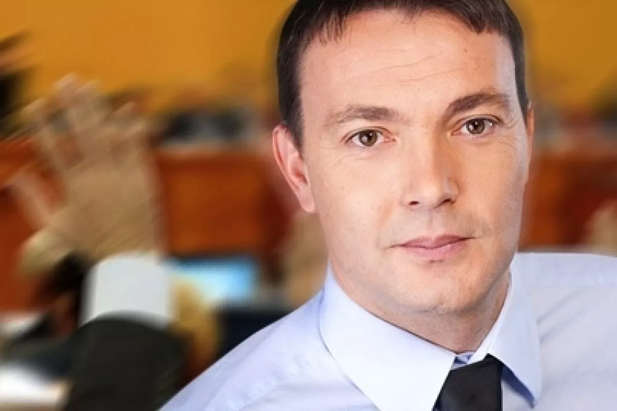 Unatoč novom valu zapošljavanja, država smanjuje broj djelatnika