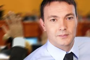 Unatoč novom valu zapošljavanja, država smanjuje broj djelatnika