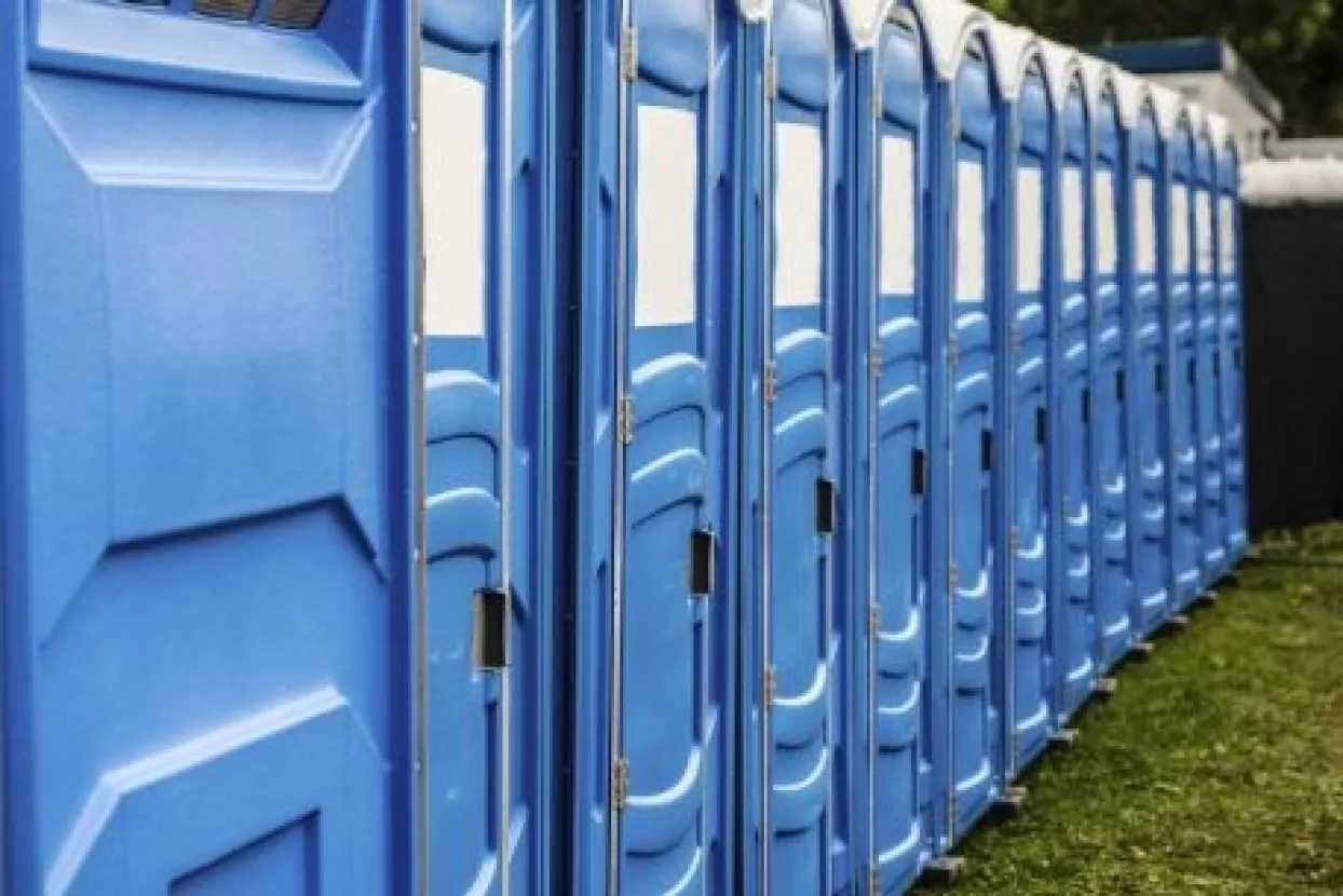 Trebaju li građani financirati zahode prosvjednika u Savskoj?