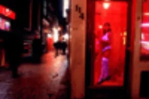 Amsterdam zatvara izloge s prostitutkama