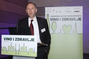 Umjerena konzumacija vina spašava život