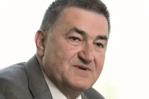 Bankar je  ispovjednik tuđih novčanika