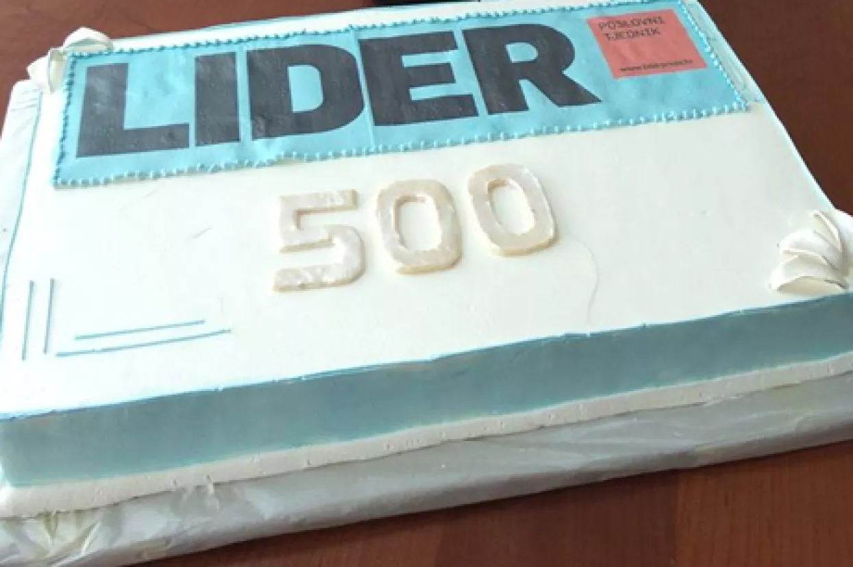 Tehnologija rastura, biznis raste linearno, samo politika nikako