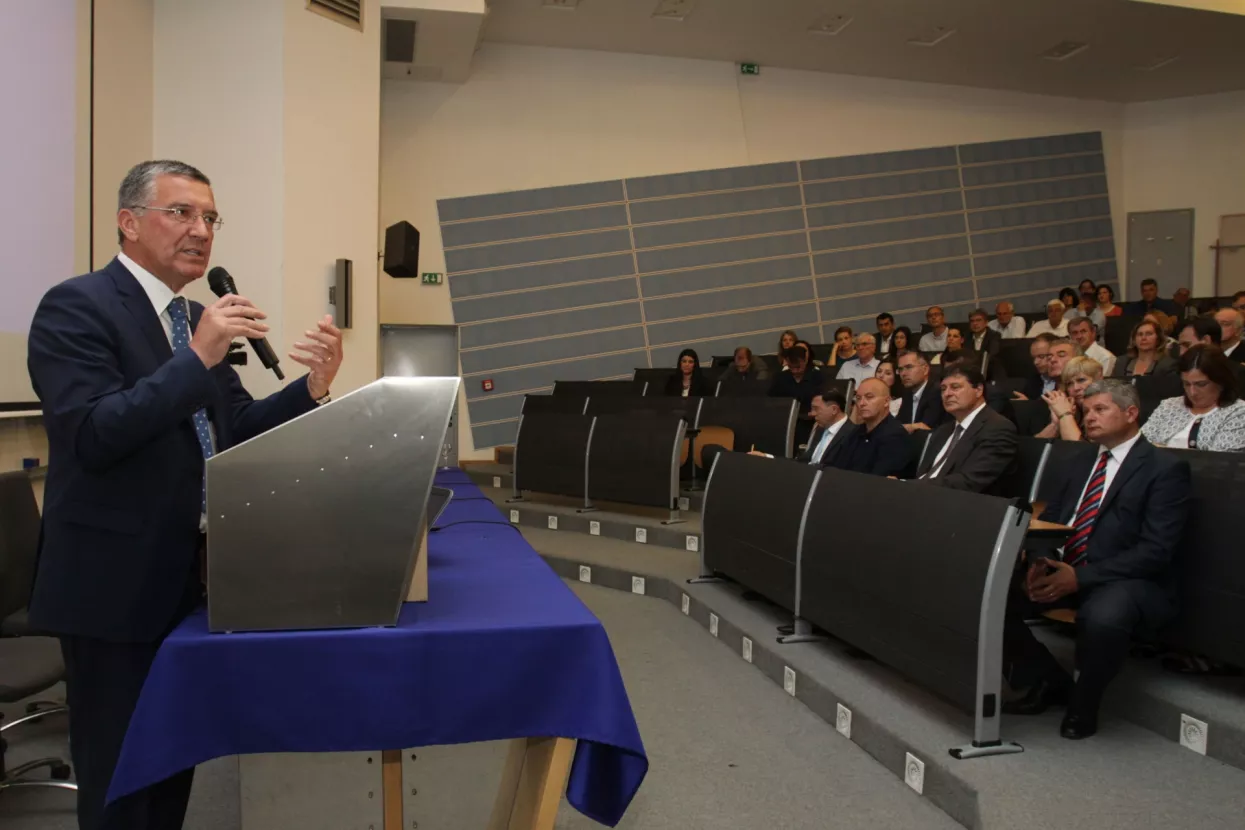 Kako izaći iz krize?