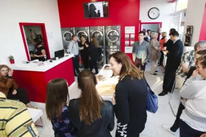 Zagreb nakon New Yorka dobio prvu LG Laundry Lounge praonicu rublja u svijetu