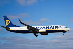 Ryanair mora prodati svoj udio u irskoj aviokompaniji Aer Lingus