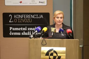 Grabar-Kitarović: Treba cijeli sustav izgraditi da se tvrtke i gospodarstva pripreme za izvoz