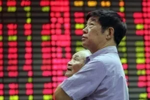 Snažan pad burze u Šangaju slomio azijske burze. Kinesko gospodarstvo strahuje od grčkog scenarija