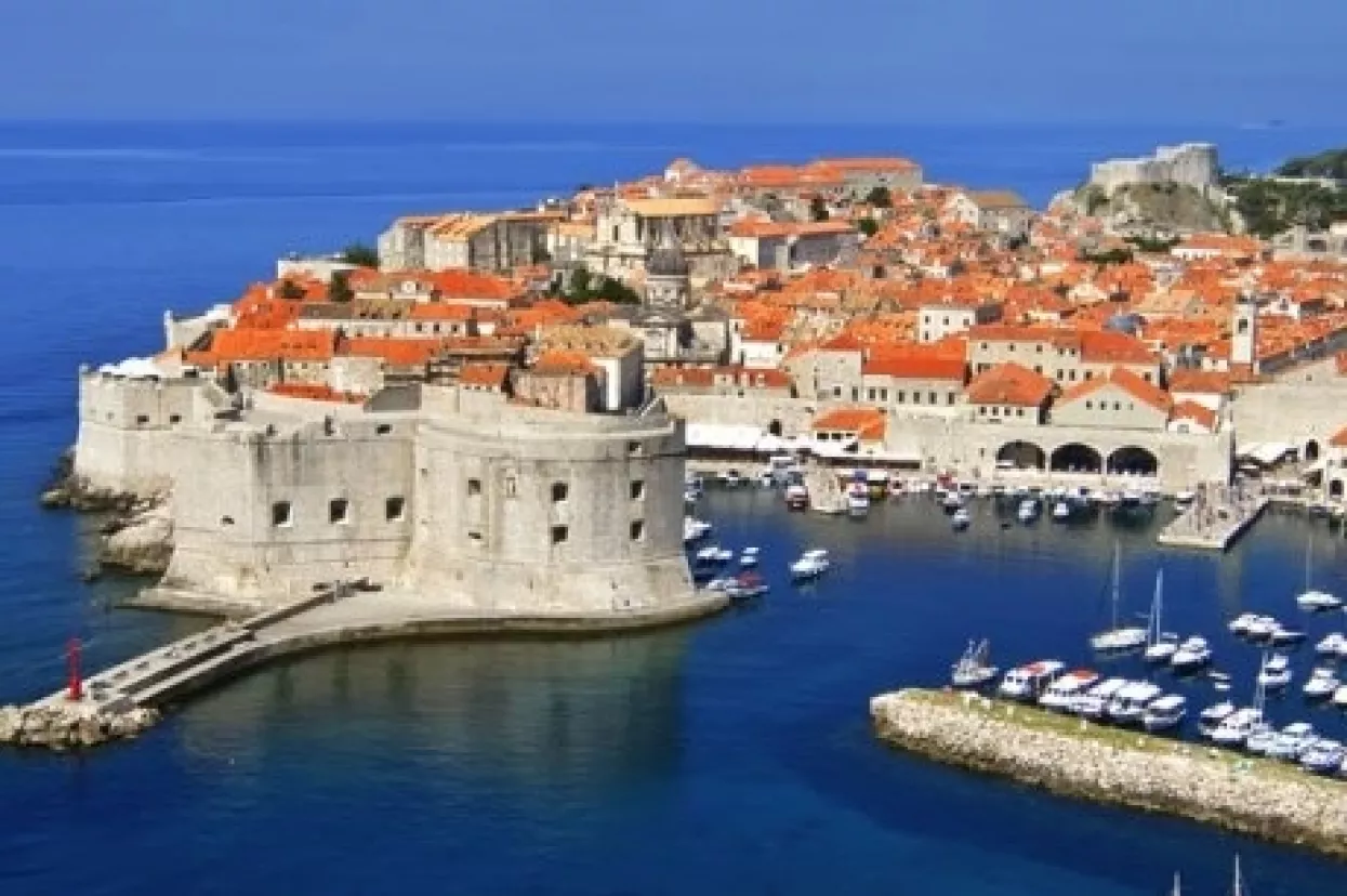 HNB: Prihodi od turizma porasli 14 posto