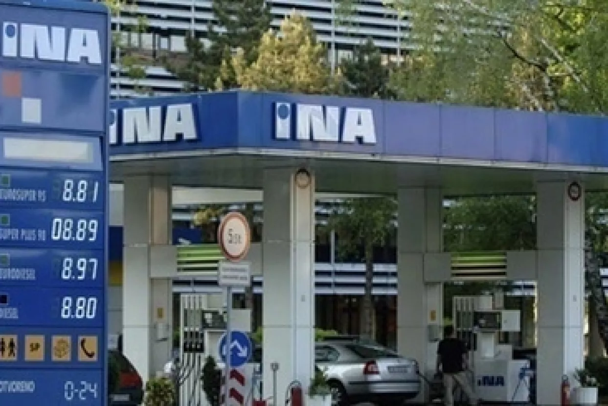 Ina analizira prijedlog ugovora za istraživanje u Jadranu