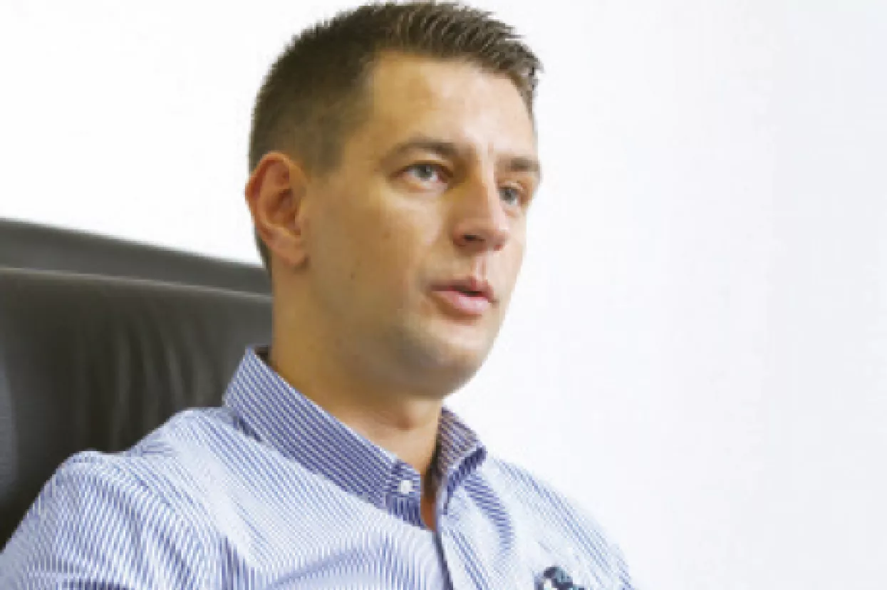 Ne mislim da bi se svi taksisti trebali ujediniti protiv Ubera