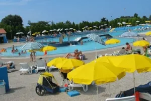 Hoće li novčane kazne riješiti problem ostavljanja ručnika na plažama?