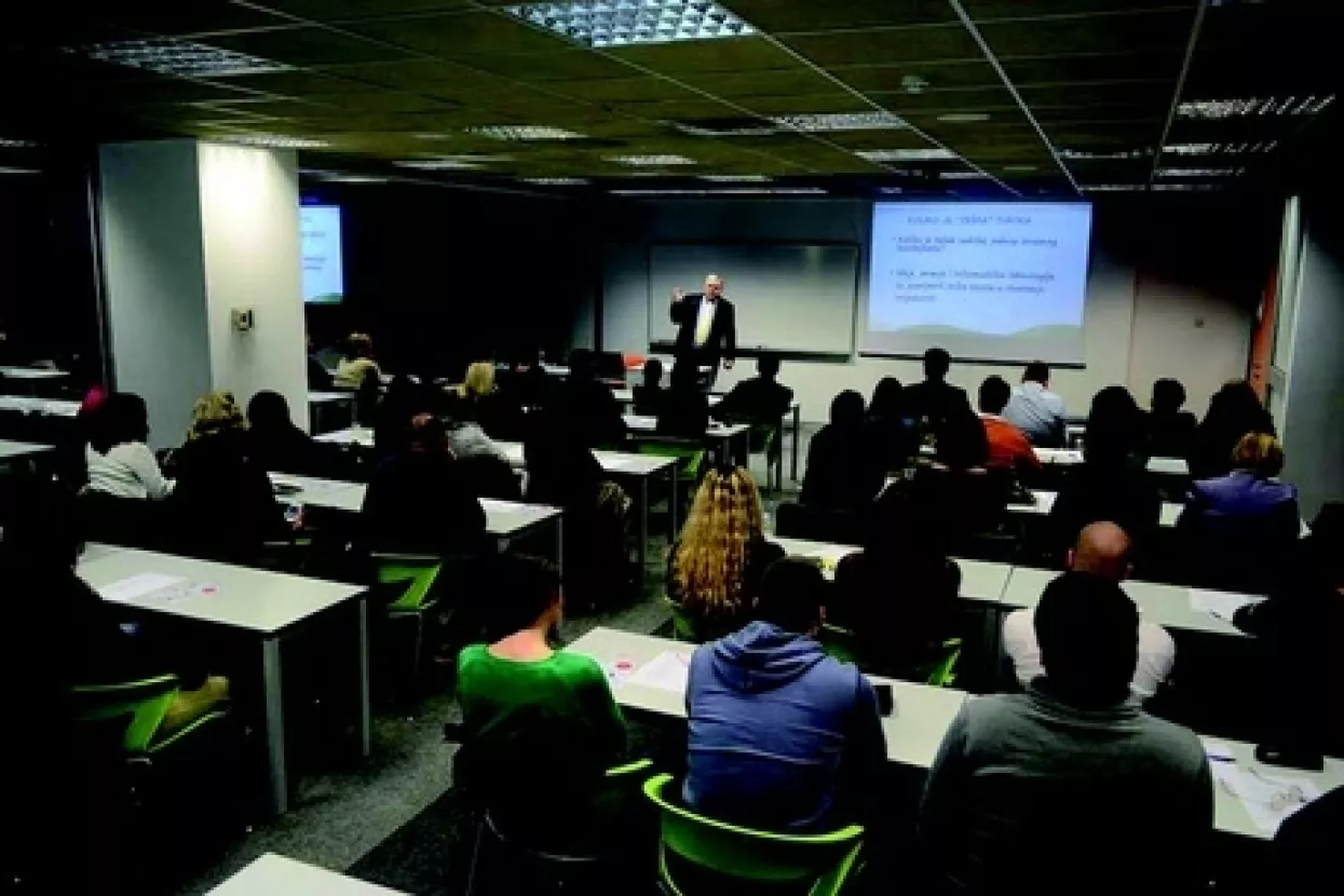 Jabuka pada daleko od stabla - mladi biraju drugačije karijere od roditelja