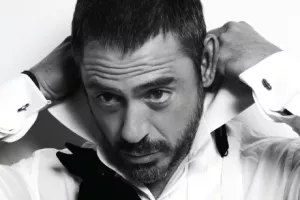 I Tony Stark naučio bi ponešto o novcu od 50-godišnjeg juniora