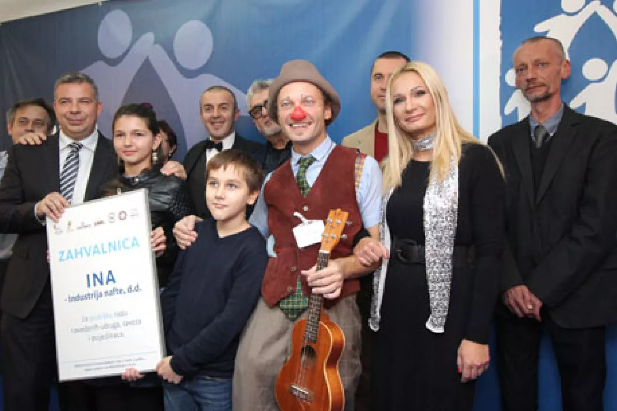 INA u suradnji s udrugama predstavila projekt spajalica