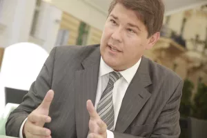 Zadovoljan odlukom Ustavnog suda, Lalovac najavio kazne bankama