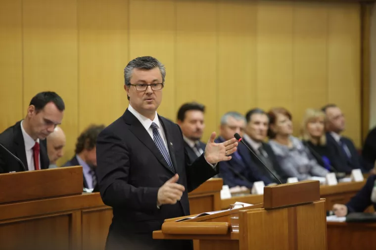 Hrvatski sabor potvrdio vladu Tihomira Oreškovića