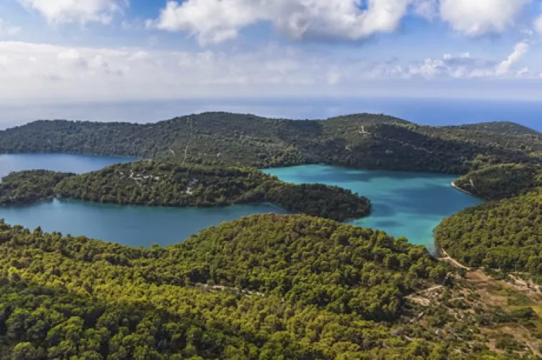 Traži se liječnik za rad na jednom od najljepših otoka na svijetu za plaću od 11.000 kuna