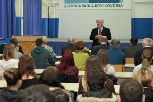 "Profesor" Ivica Todorić održao predavanje srednjoškolcima u Bedekovčini