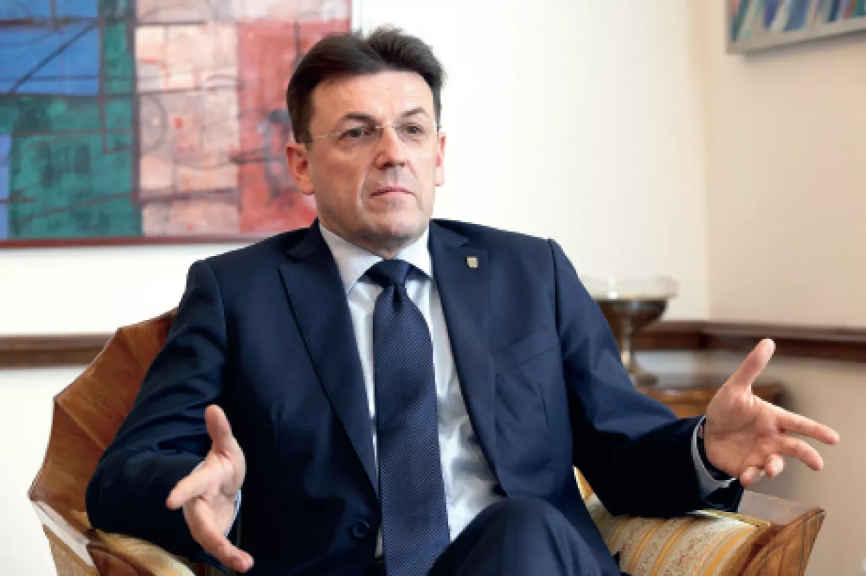 U novom broju Lidera: HGK se zauzima za to da se u hrvatska veleposlanstva vrate gospodarski ata&scaron;ei