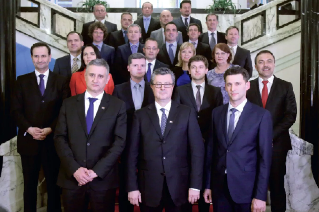 Za ministre vrijedi da nije sve  u novcu, previše je toga u nekretninama