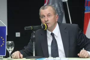 Svi misle da iz Zagreba mogu govoriti, raditi ili davati naredbe ruralnoj sredini