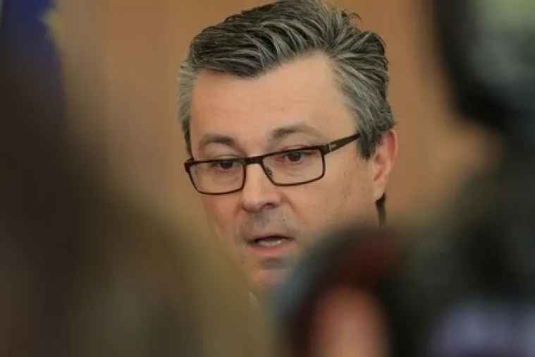 Orešković i HDZ: Vanjski menadžer u obiteljskom poduzeću