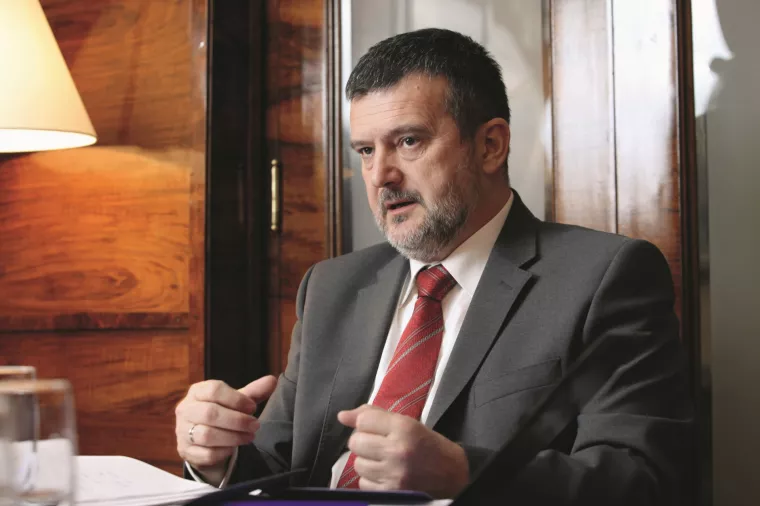 Ako želimo pomladiti uprave javnih poduzeća, bit će dovoljno da kandidati imaju pet godina iskustva