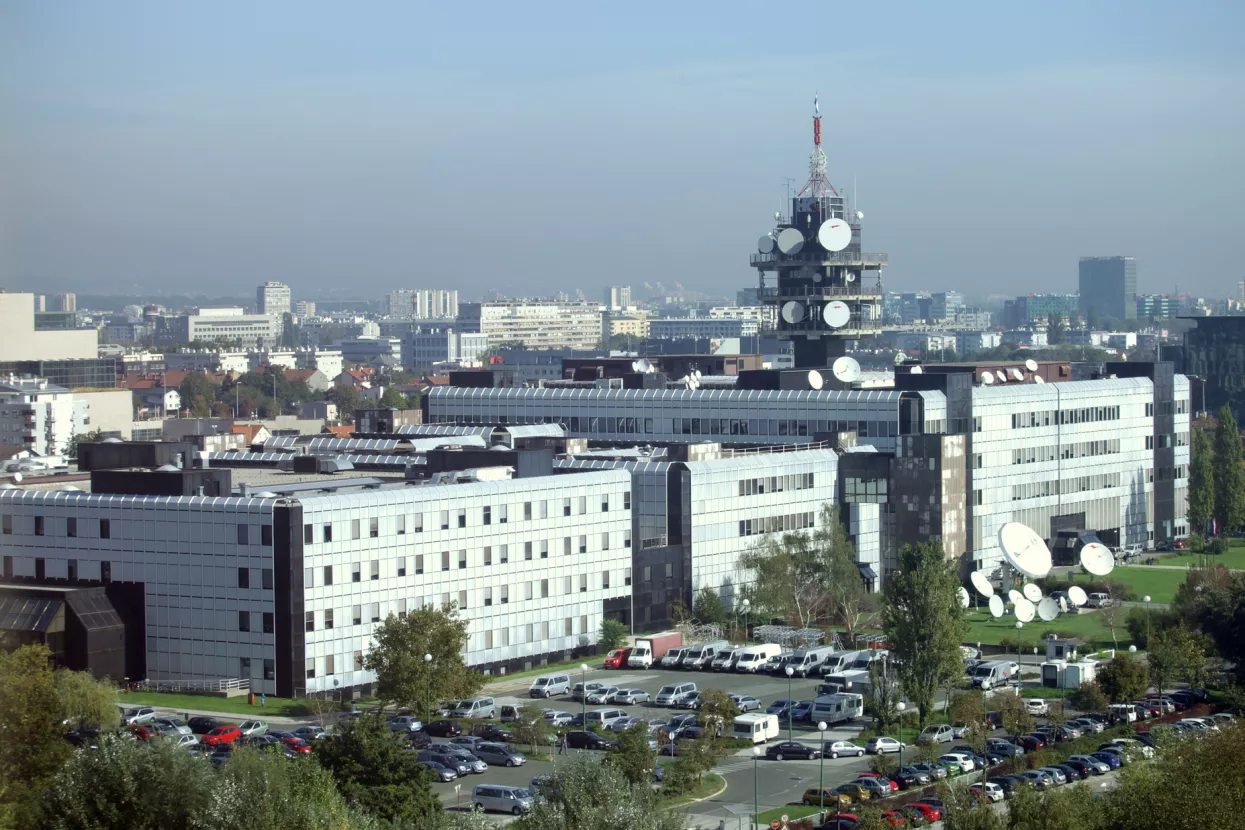 Vlada li koalicija na vlasti javnim medijskim servisom u maniri nedemokratskih režima?