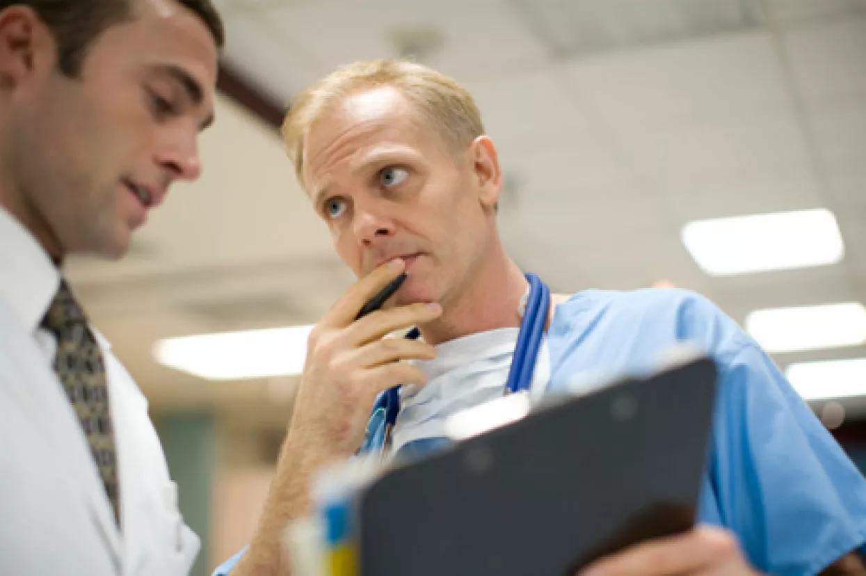 Treba li bolničkim liječnicima dozvoliti rad u privatnim praksama?