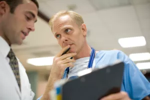 Treba li bolničkim liječnicima dozvoliti rad u privatnim praksama?