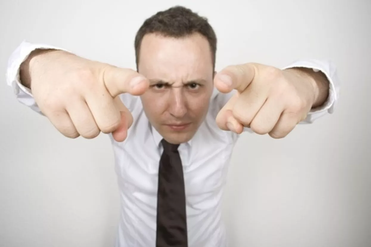 Garantira li jednakost po hijerarhiji i jednaku količinu moći?