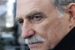 Film "S one strane" je spoj sporog  i uzbudljivog trilera