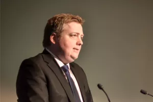 Islandski premijer dao ostavku nakon što se otkrilo da je skrivao milijune dolara