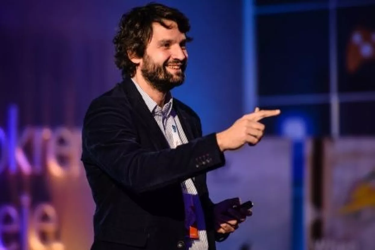 Boris Jokić:  Obrazovni sustav nas uči pokoravati se autoritetima