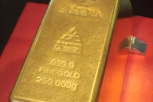 Zlato i srebro nastavljaju s dobicima zbog globalnih gospodarskih trendova