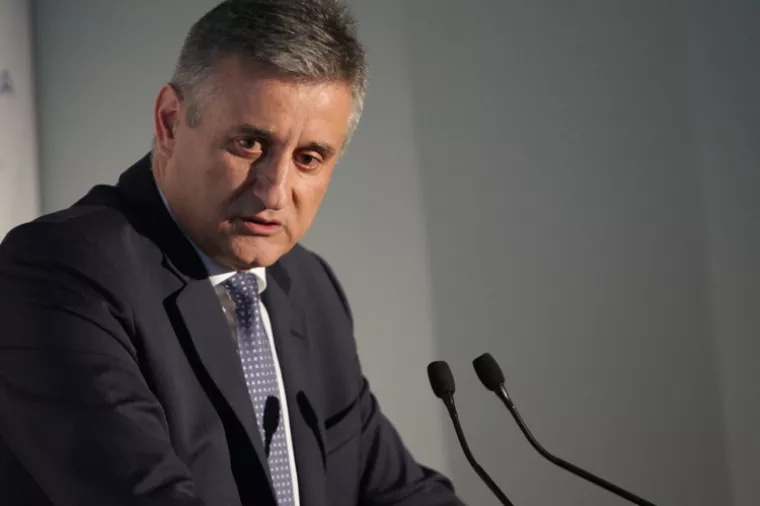 Karamarko pozvao Oreškovića da odstupi. Vlada ide u preslagivanje