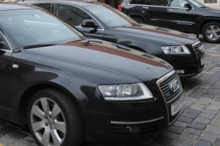 Kupujete auto? Javna dražba državnih vozila je baš za vas