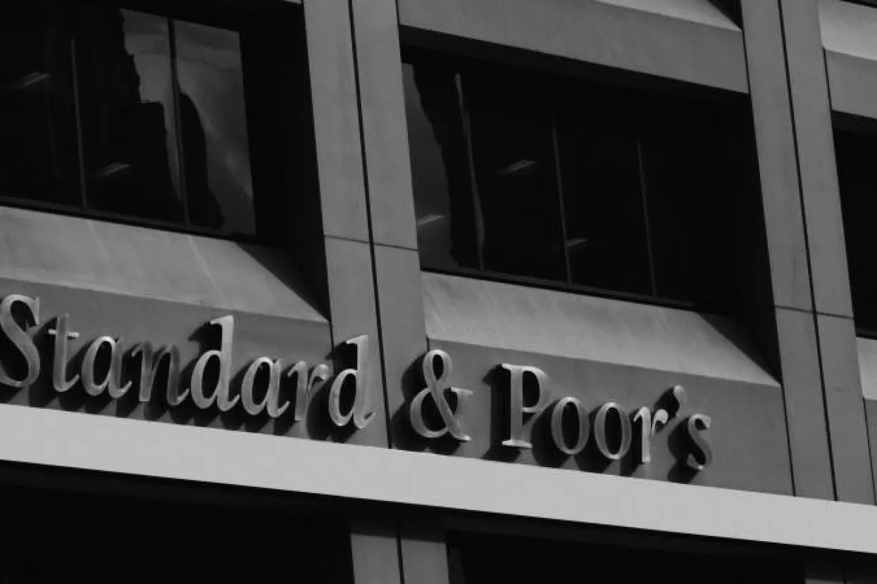 S&P srušio prestižni AAA kreditni rejting Ujedinjenog Kraljevstva