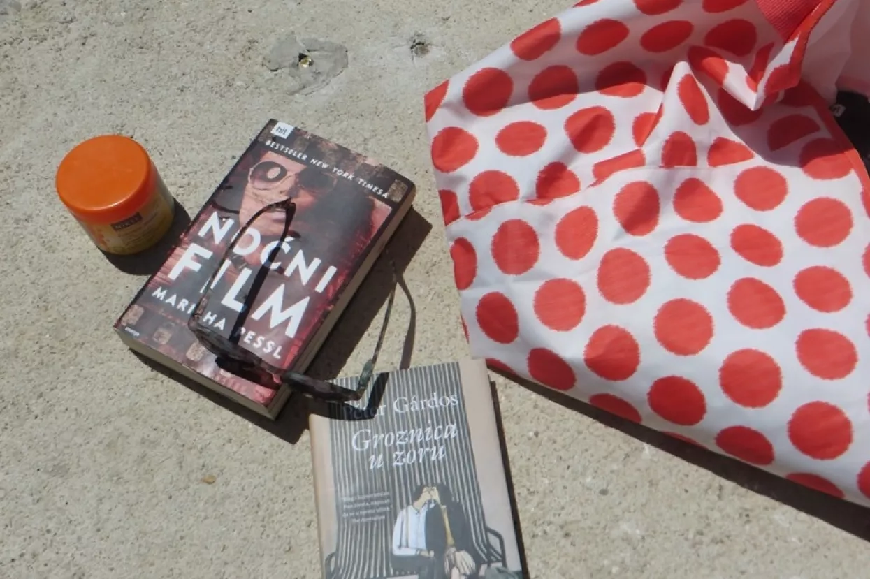 Knjigoljupci, pažnja! Donosimo listu najboljeg štiva za ljeto