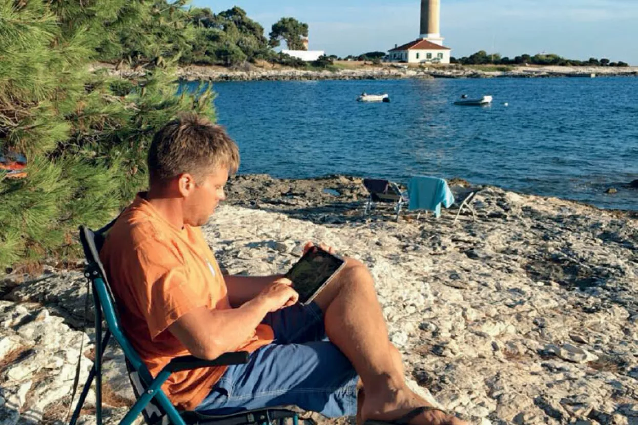U novom broju Lidera: Vođenje  tvrtke s plaže - Poslom se može upravljati  i s pustog otoka