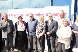 Koalicija za Premijera predstavila poljoprivredni program, Bandić obećao potkovati konja