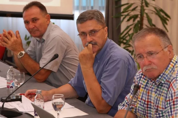 Što domaće političke opcije nude pomorcima? Današnji okrugli stol dao je odgovore na dio tih pitanja...