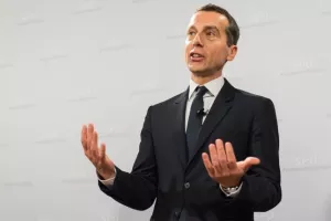 Austrijski kancelar: Bečki štandovi s kobasicama plaćaju veće poreze od Amazona ili Starbucksa