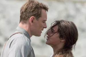 Svjetlo između oceana: Film zanimljiviji po romansi glumaca, nego po kvaliteti