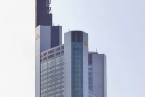 Njemačka banka Commerzbank ukida 9.600 radnih mjesta i uskraćuje dividendu radi restrukturiranja